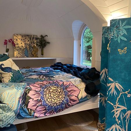 Luxury Woodland Lodge Retreat At Culdees Castle 克里夫 外观 照片