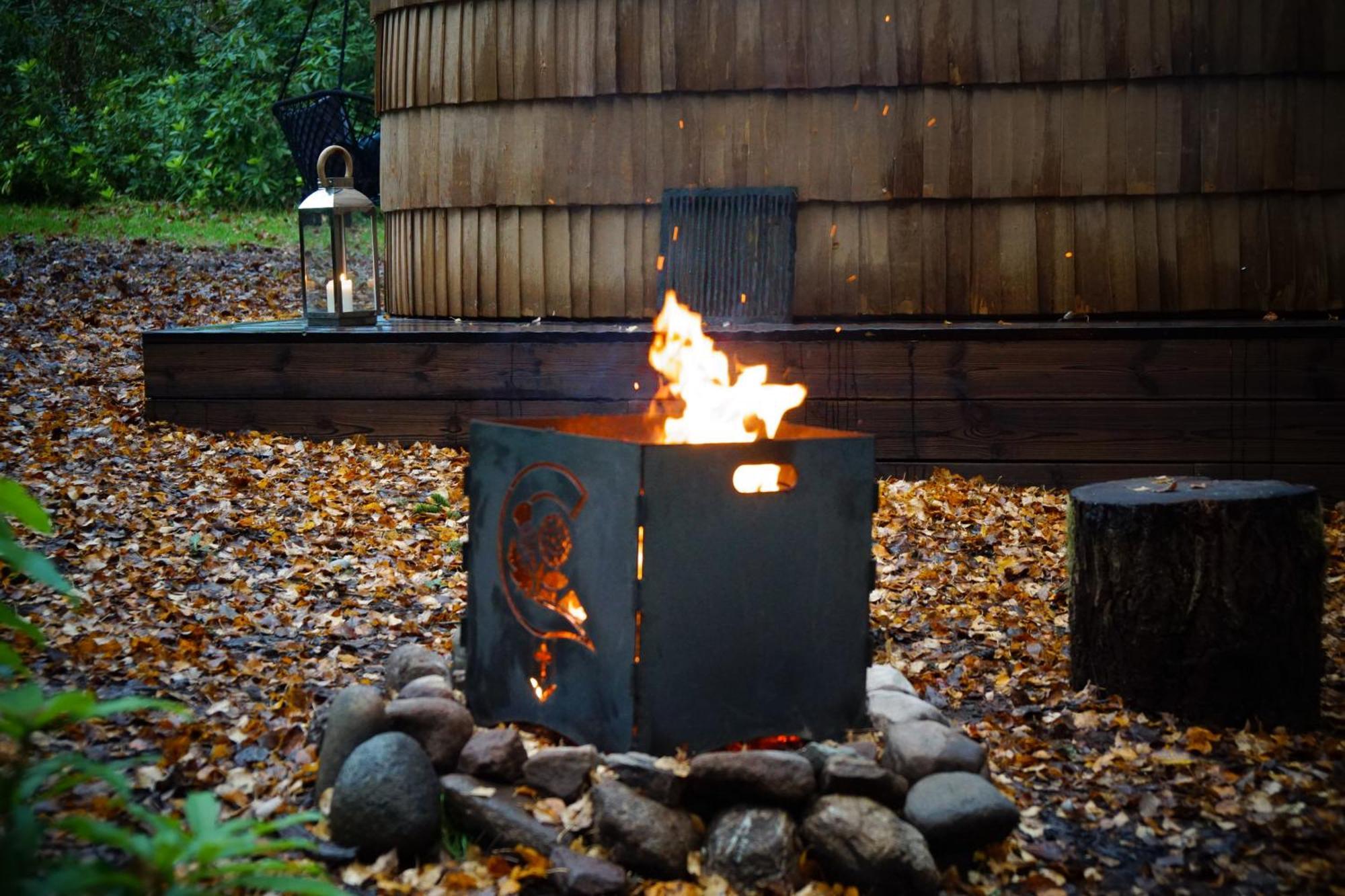 Luxury Woodland Lodge Retreat At Culdees Castle 克里夫 外观 照片